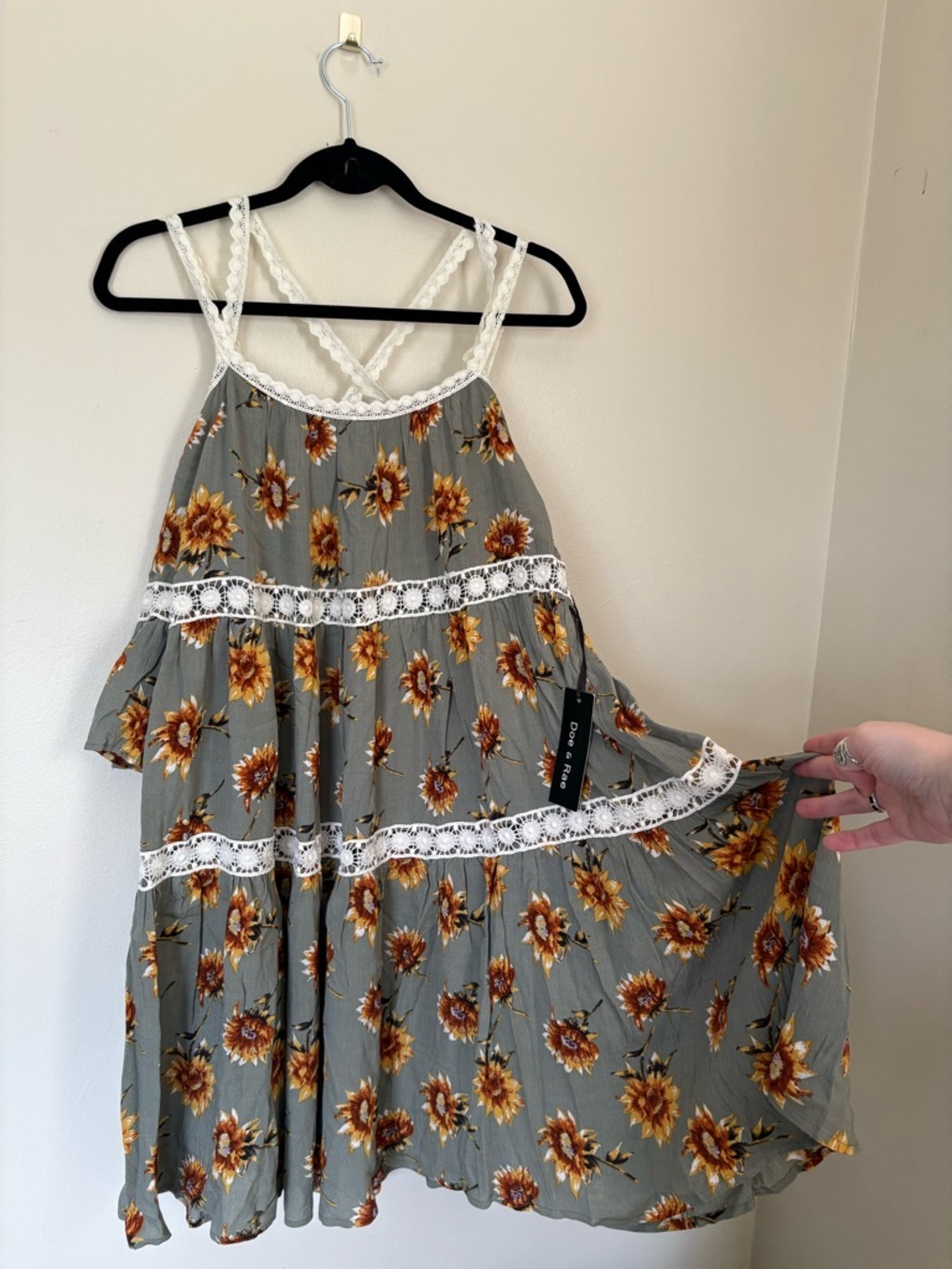 Doe & Rae Sage Green Sunflower Lace Sundress Size Small NWT - Picture 10 of 16